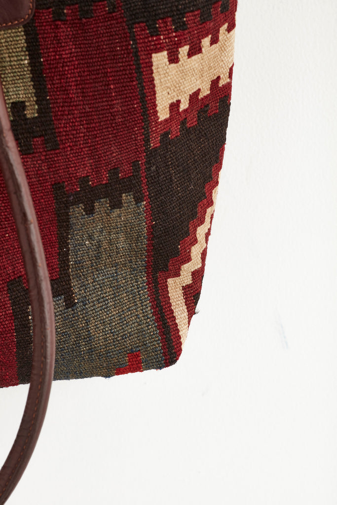 Multi coloured large kilim and leather handbag colour detail